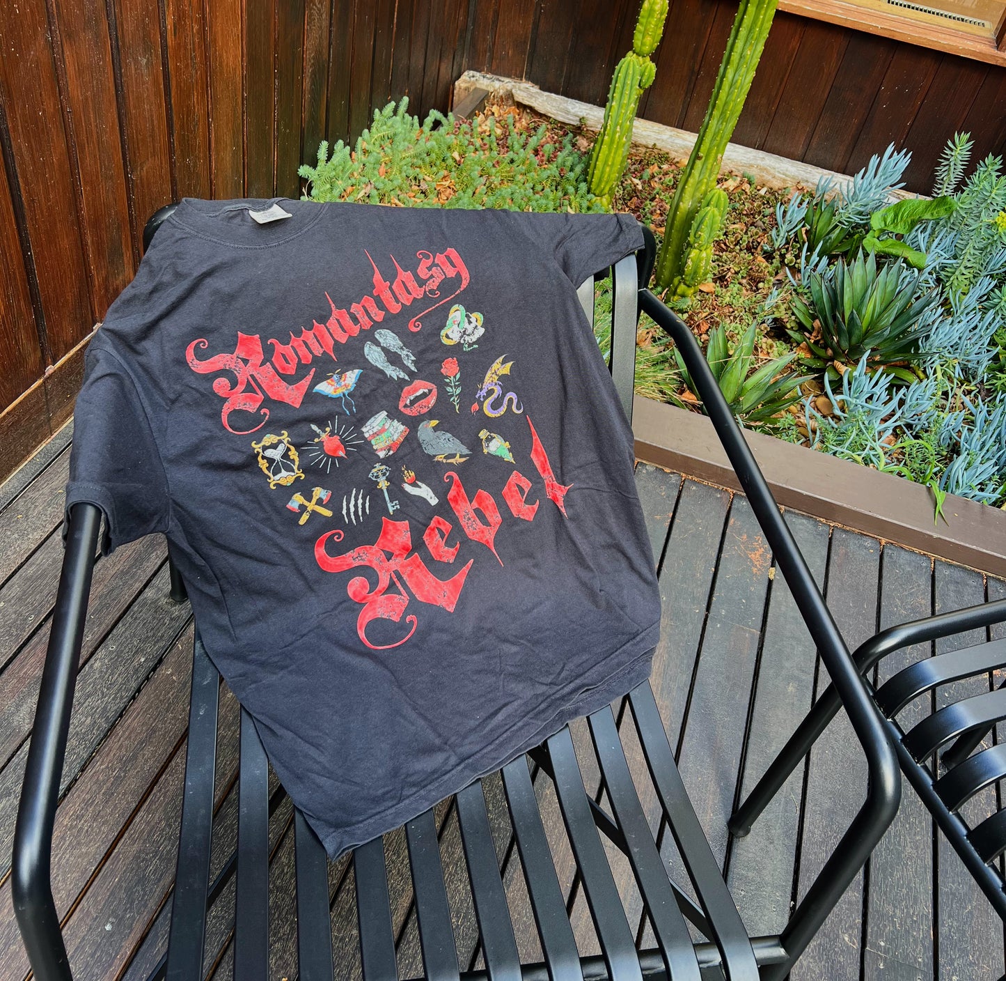 Romantasy Rebel Tee